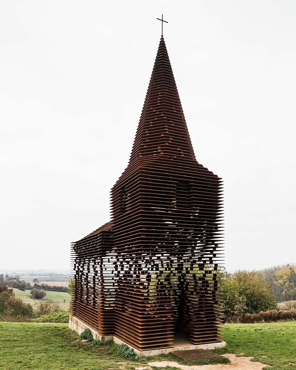 Revealing the Art World's Hidden Wonders ๐: A Journey Beyond the Obvious